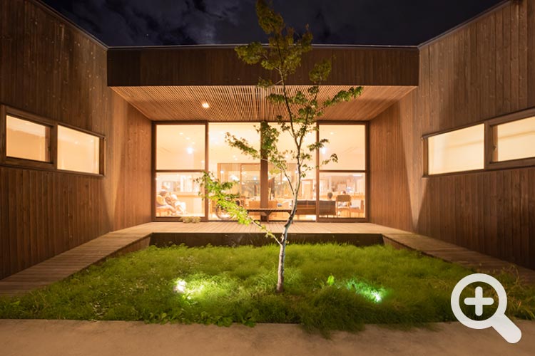 グループホームひまわり　中庭